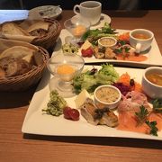 ランチはパンが食べ放題