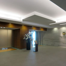 次に3階のラウンジ入口です