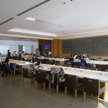 ”ザ・ダイニング”と名付けられたダイニングルームです