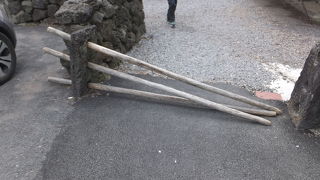 実際に人々が暮らしているという民族村