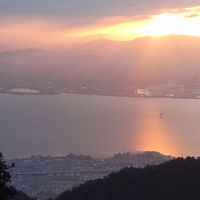琵琶湖と初日の出