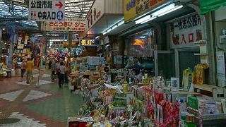 天候に左右されずショッピングできる