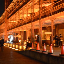 ライトアップされた建物。美しいです～！！！