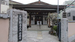 黄金の大仏は見ごたえあります。