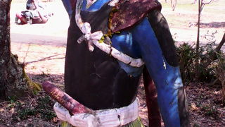 超個性的な兵士達の人形に囲まれ戦場気分満点