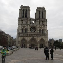ノートル ダム寺院