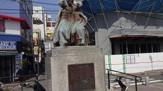 福博であい橋のたもと（中洲側）