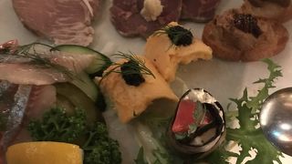 地下に広がるロシア料理屋さん