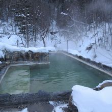 幌加温泉の露天風呂は大自然の真っただ中