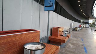 マドリード バラハス空港 (MAD)　ターミナル２ 喫煙所ゲート内になし