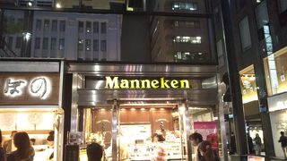 店から甘い香りが