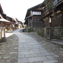 坂の下から見た風景