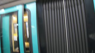 パリ北駅と東駅の間で利用したメトロ