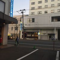本館から別館を望む