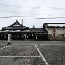 パンフレットなんかに用いられているのは、このアングルですね