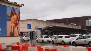 小さな空港なので迷うことはありません