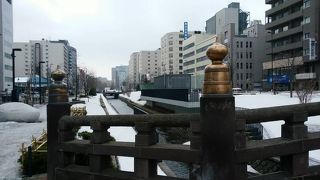 創成川沿いの公園