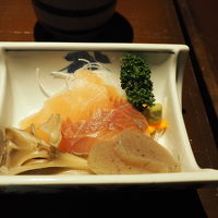 夕食②（虹鱒刺身他）