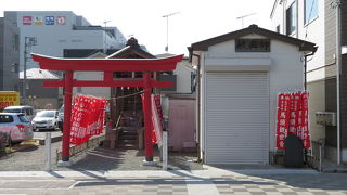 区画整理後も鎮座している神社