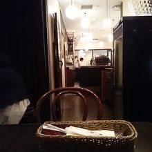 ワインバーという雰囲気はよく出ていました