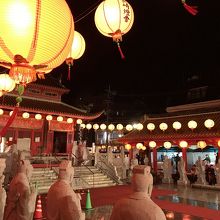 孔子廟の賢人の石像