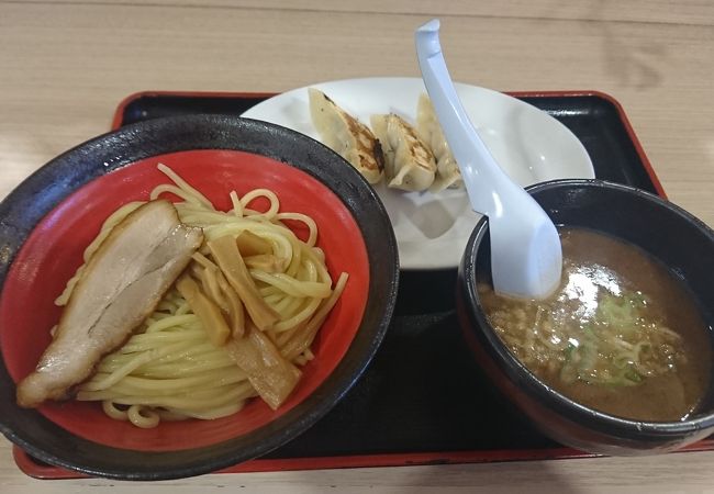 ラーメンの方が種類多い