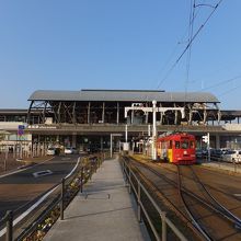 高知駅の乗り場は駅前すぐ。