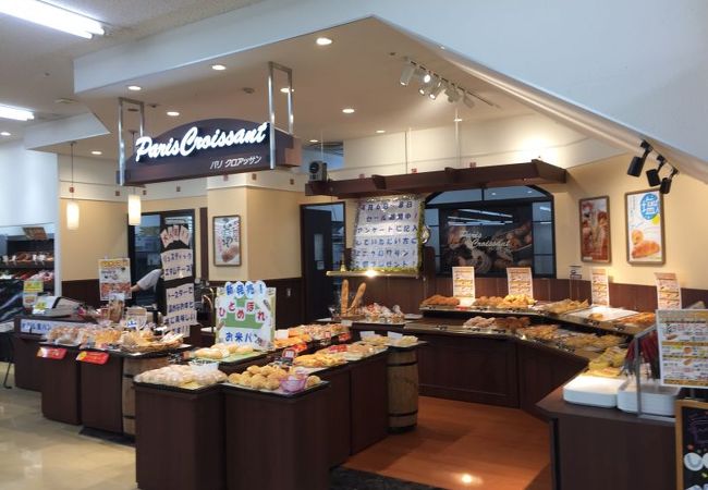 スーパーマーケット内のベッカリーショップ