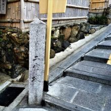 二年坂という名前を思い出させてくれます。