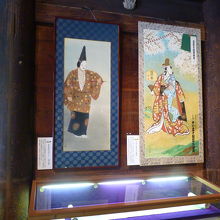 娘道成寺の掛け軸が本堂内に展示