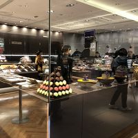 JEAN-PAUL HEVIN 三越銀座店