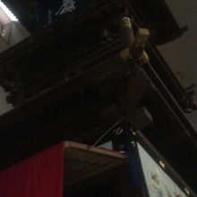 山車を間近で。しかしちょっと暗いのがちょっと残念。