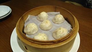 開店前から並んで