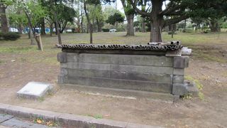 庭園内にあります