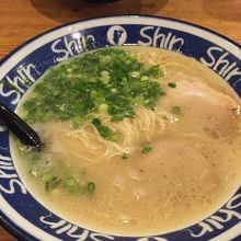 とんこつラーメン