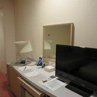 テーブルの上に、自由に使えるスマートフォンがありました