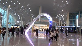 大きくてきれいな空港
