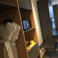 無料 ミネラルウォーターと使い捨てスリッパはありがたいです