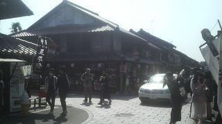 周囲や裏通りにも見どころ一杯でじっくり散策できます