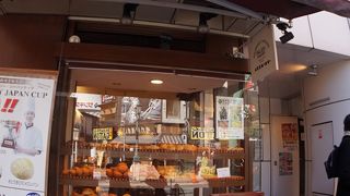 観光客も多いパン屋