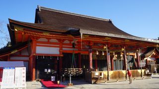 祇園造または八坂造と呼ばれる形式