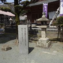 三柱神社内