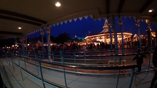 白馬に乗ってファンタジーランドを1周