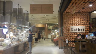 セントラルエンバシーのデパ地下