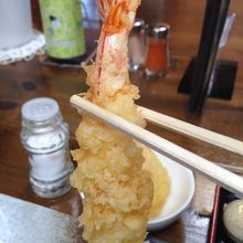 ちょっとかじってしまったけど、エビは大き目でしたネ☆