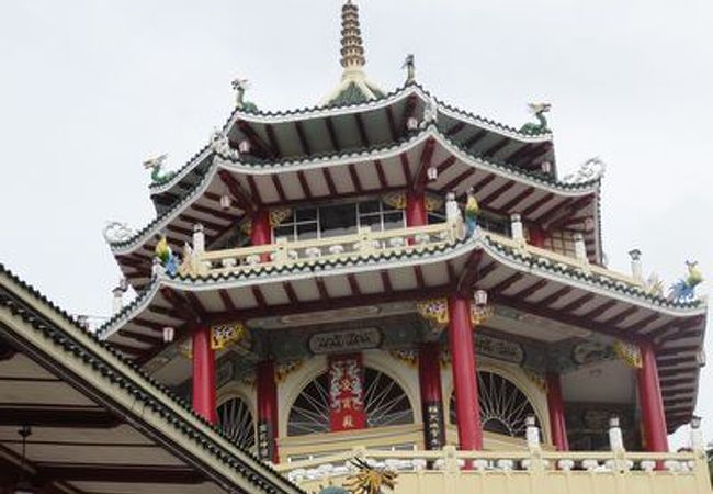 山の上にある寺院