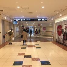 朝の横浜ポルタ