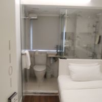 ドアを開けら･･･ベッド