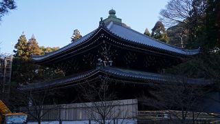 八角輪蔵が収められているので、経蔵