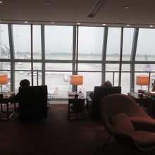 キャセイパシフィック ファースト アンド ビジネスクラス ラ